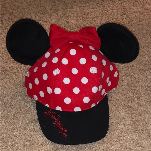 NWT Disney park exclusive  Minnie Mouse Ear cap - Picture 1 of 4